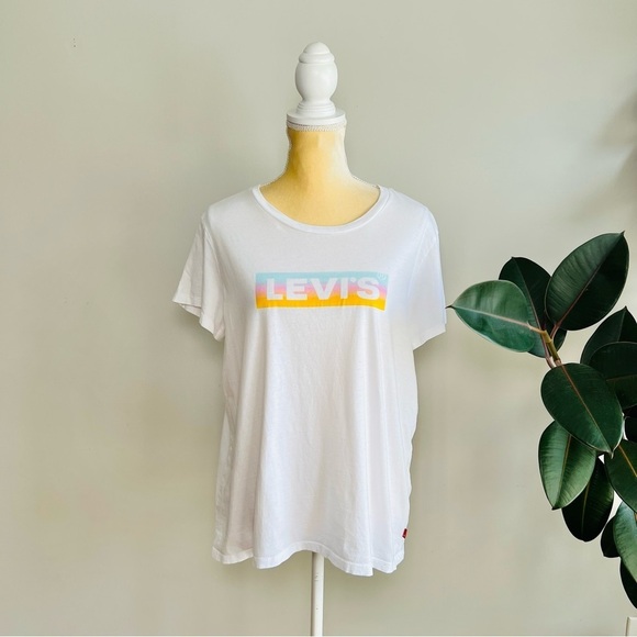Levi’s spellout t-shirt - Picture 1 of 4